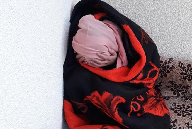  ئافره‌تێك فڕێ ده‌درێته‌ سه‌ر شه‌قام